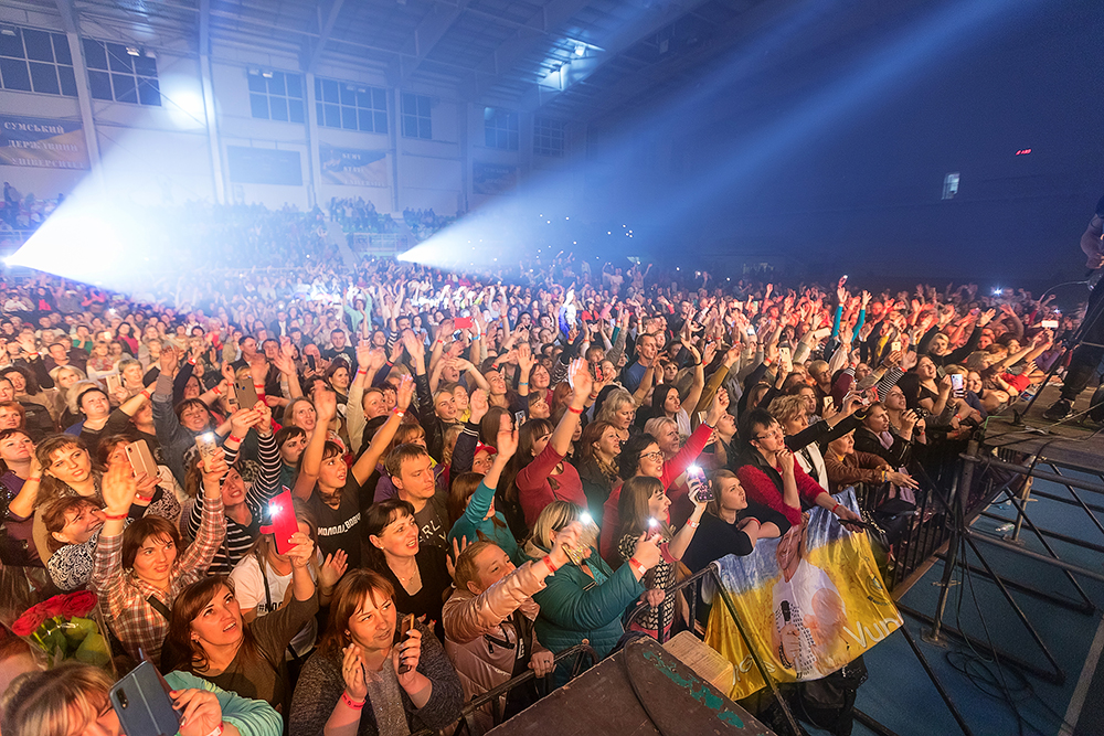 Шоу заміновано: Олега Винника &quot;гаряче&quot; зустріли в Сумах